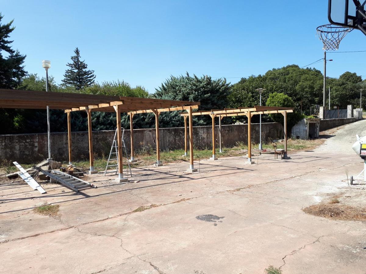 Villa Saint-Privat Pouzilhac Exteriör bild